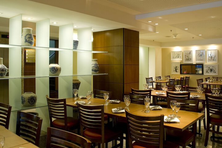 Dining 37 of 60
