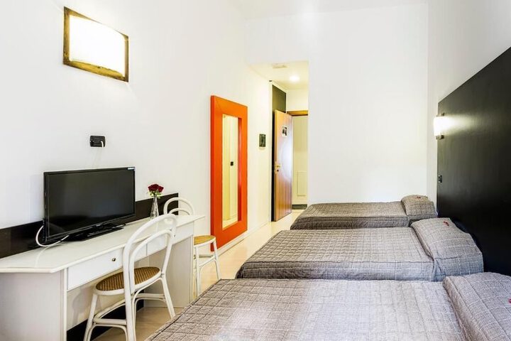 Room 17 of 80