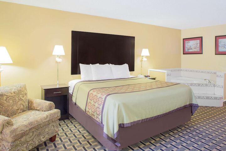 1 King Bed (14 of 16)