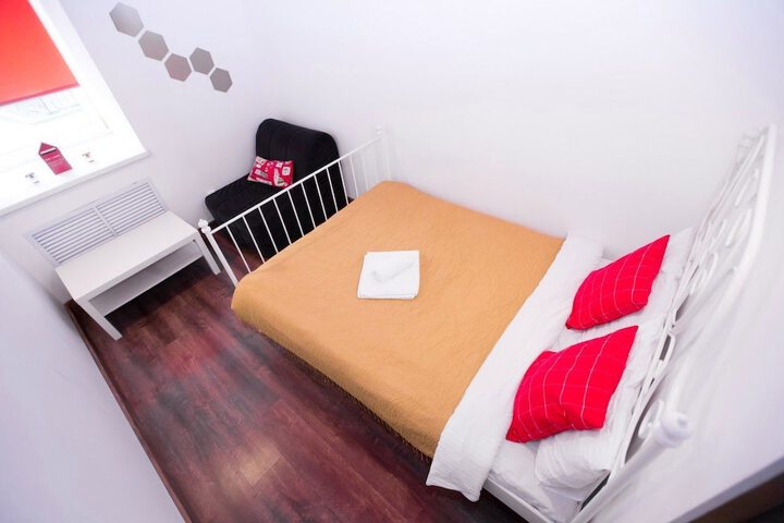 Room 2 of 19
