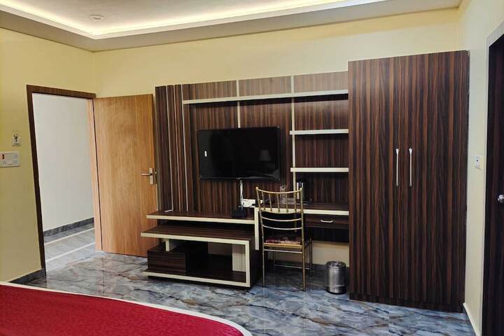 Room 6 of 15