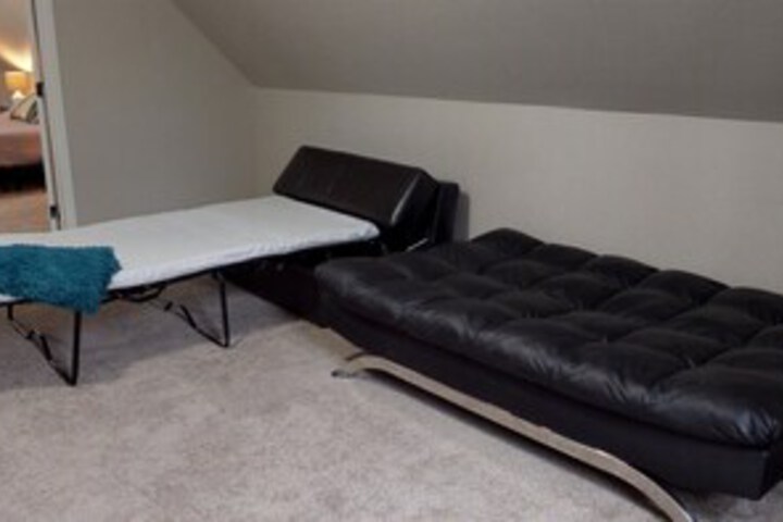 Room 19 of 28