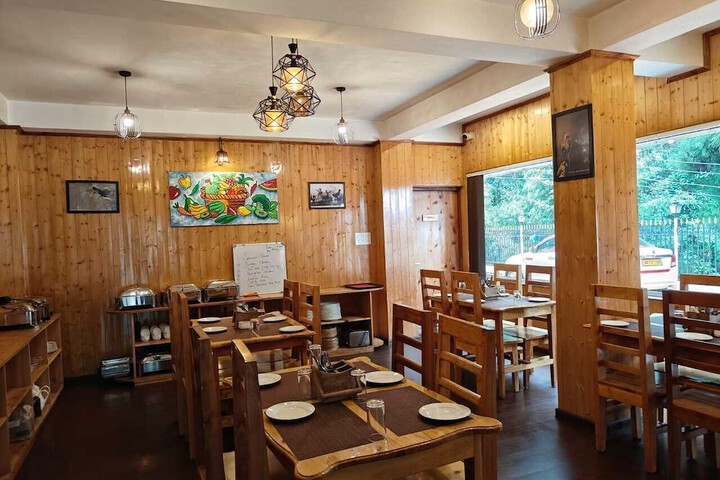 Dining 174 of 251