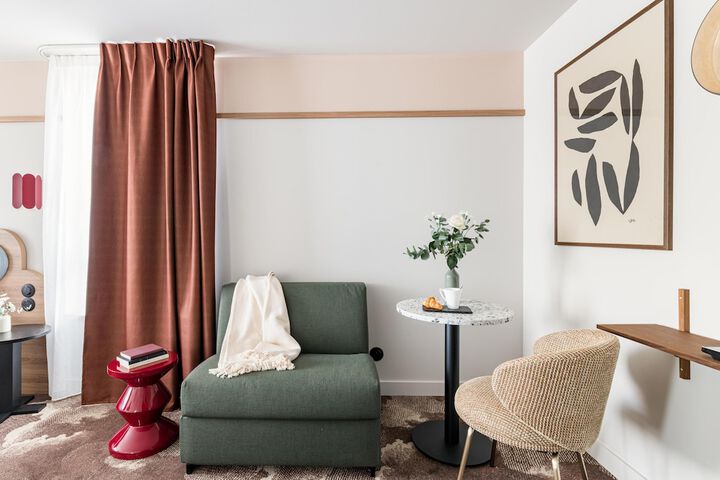 Room amenity