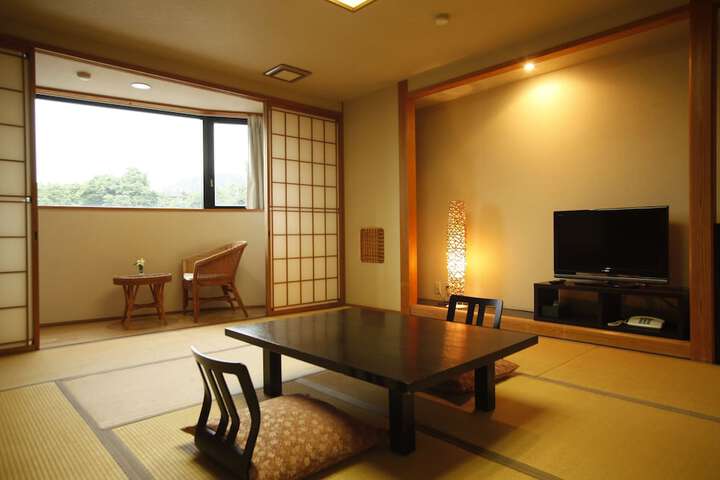 Room 6 of 10