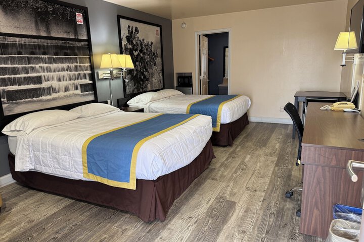 Room 12 of 17