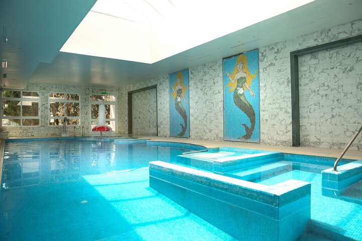 Pools & Facilities