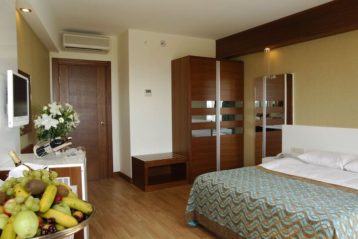 Room 30 of 120