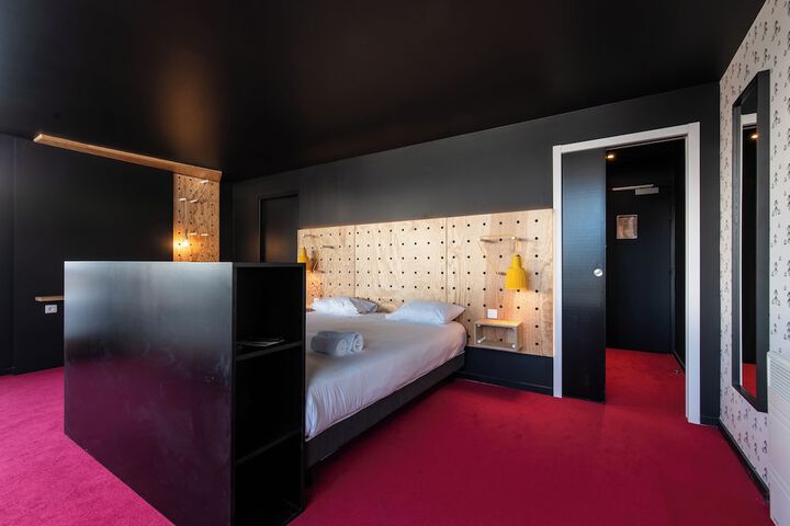 Room 44 of 91