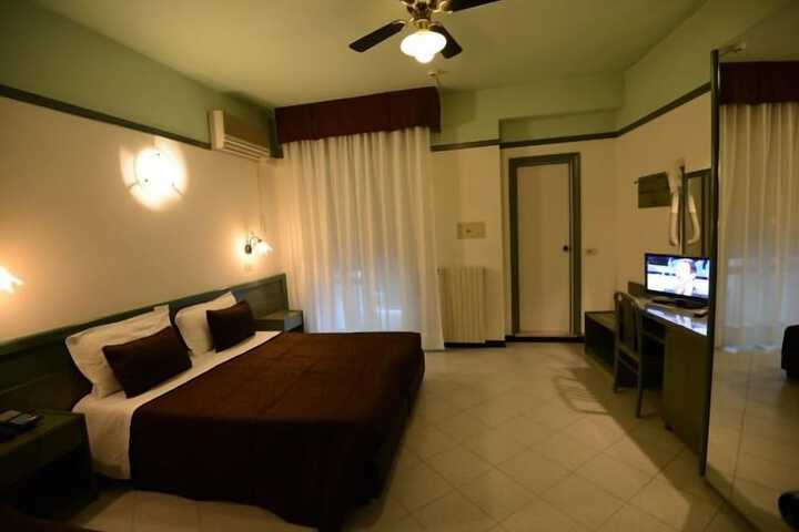 Room 11 of 35