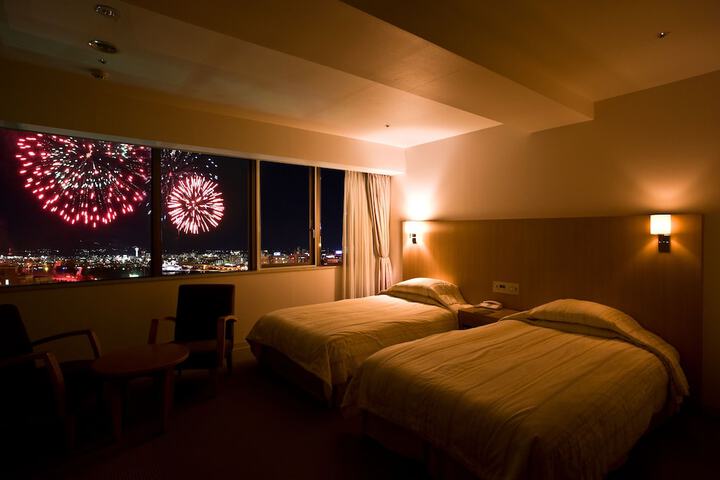 Room 3 of 32