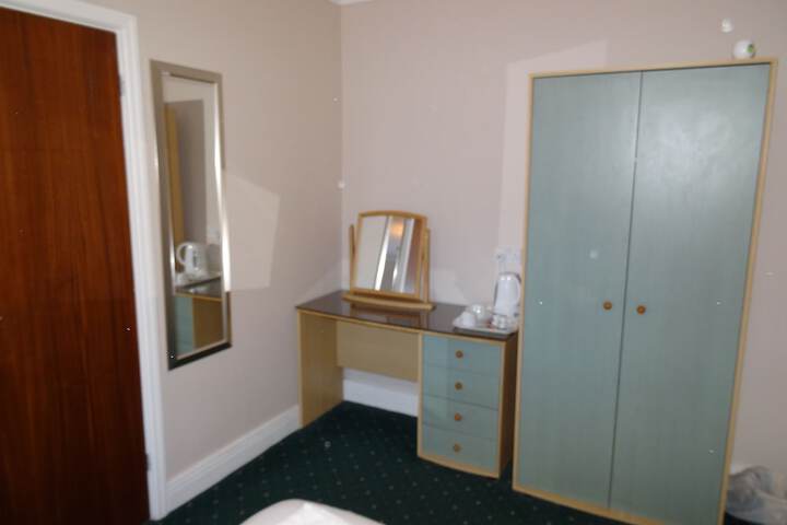 Room 27 of 52