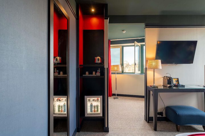 Room 14 of 195