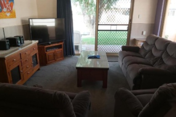 Room 83 of 348