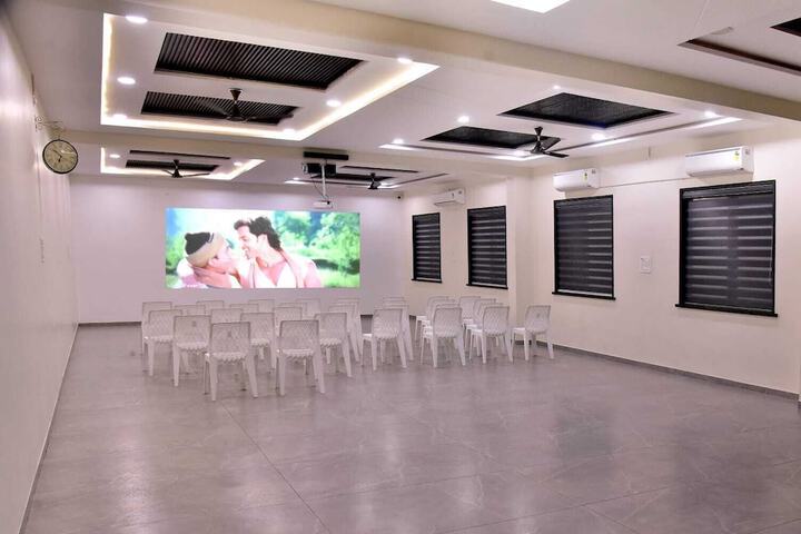 Ballroom/Hall 37 of 51