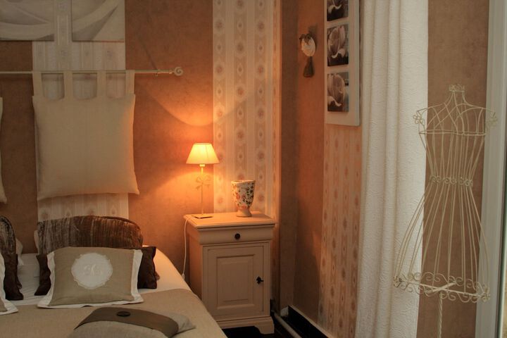 Room 23 of 74
