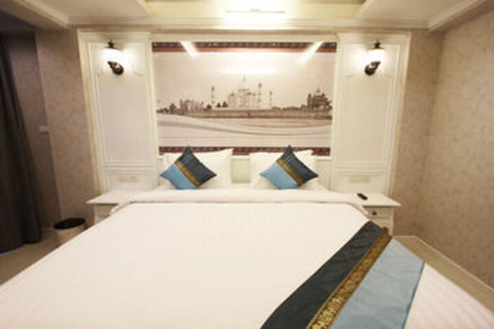 Room 90 of 145