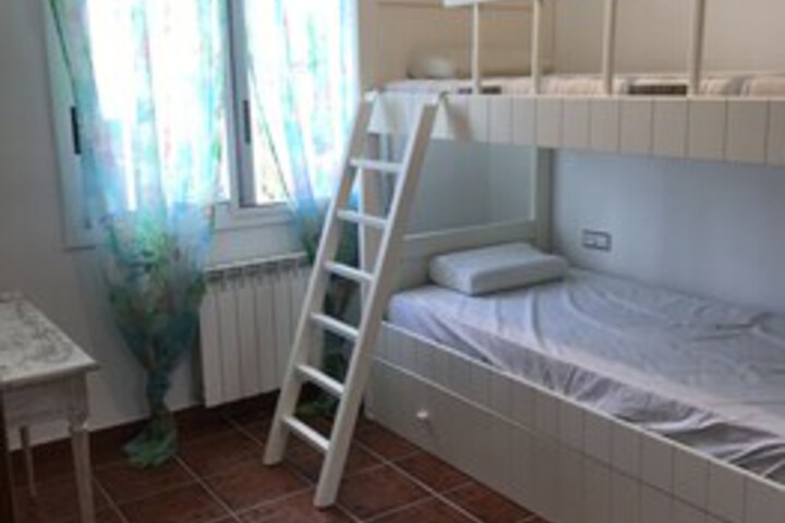 Room 26 of 49
