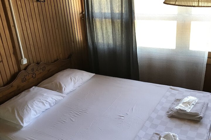 Room 11 of 28