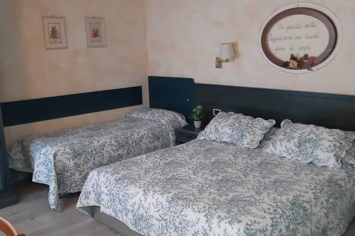 Room 27 of 74