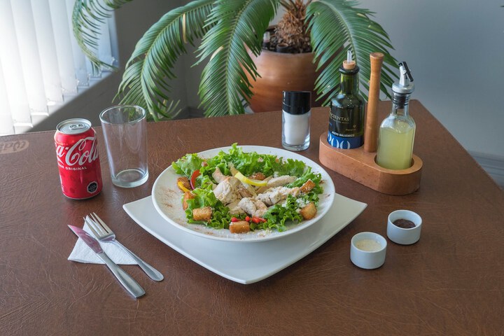 Dining 8 of 14