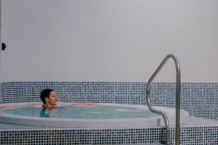 Pool 21 of 79