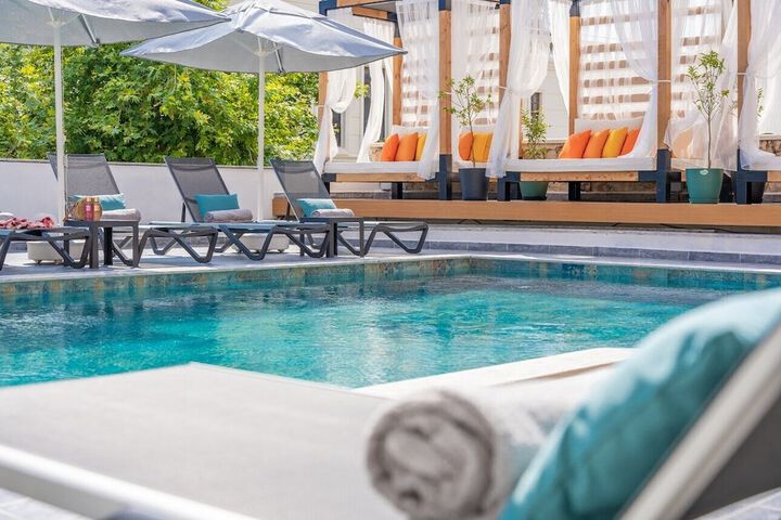 Pool 40 of 71