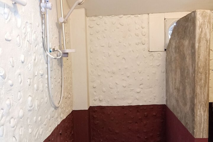Room 13 of 28