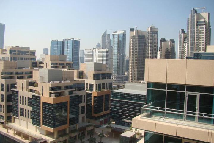 Bay Square Building 12