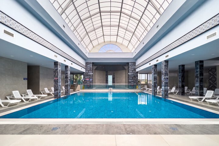 Pool 44 of 126