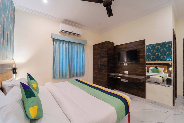 Room 20 of 48