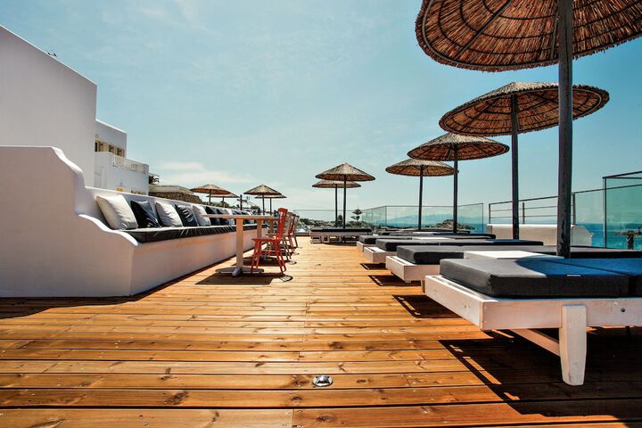 Sundeck 122 of 144