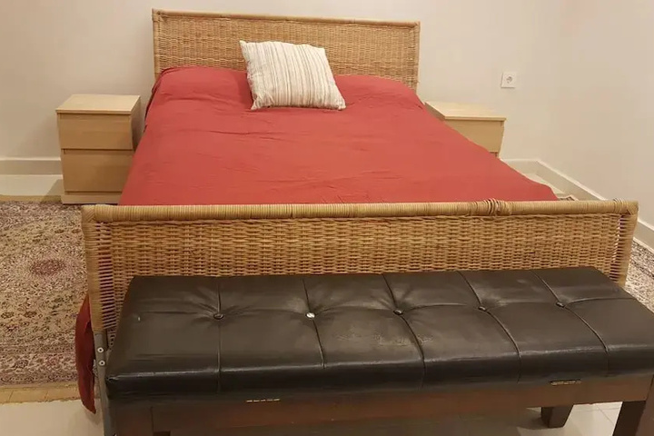 Room 4 of 18