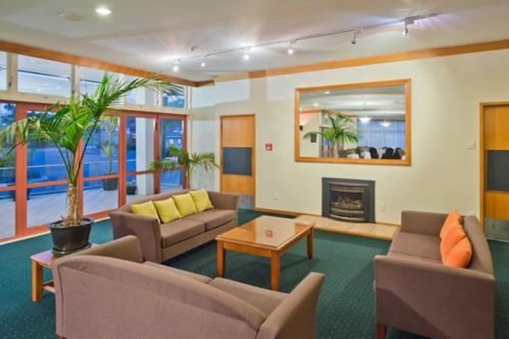 Entrance & Lobby