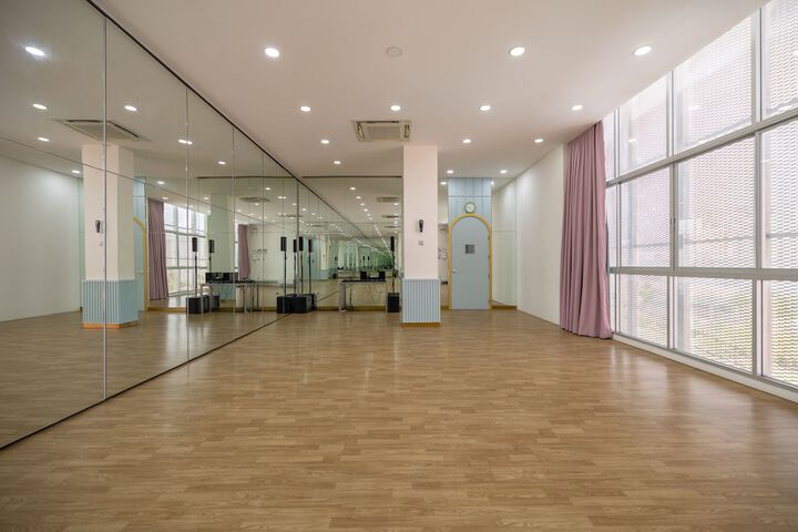 Ballroom/Hall 131 of 159