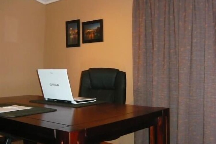 Business Center 28 of 32