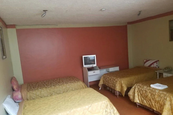Room 3 of 9