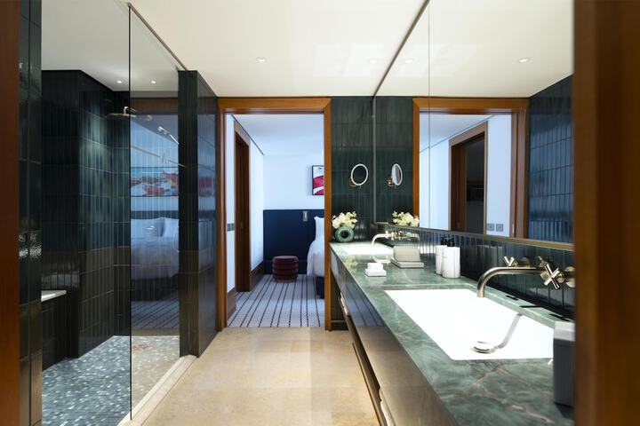 Room 95 of 168