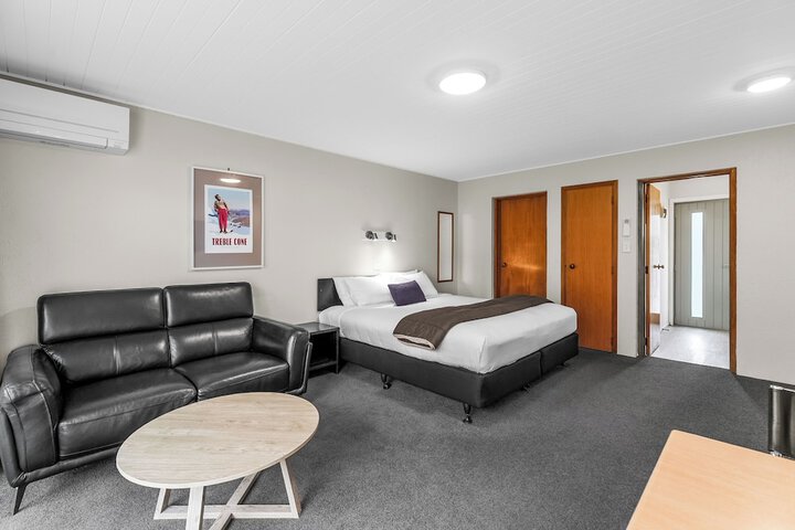 Room 14 of 48