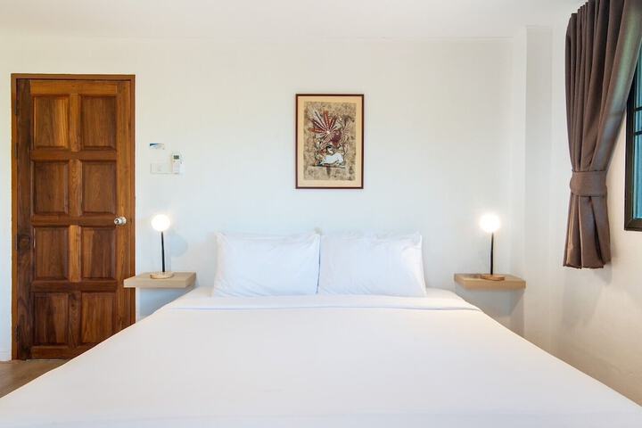 Room 37 of 185