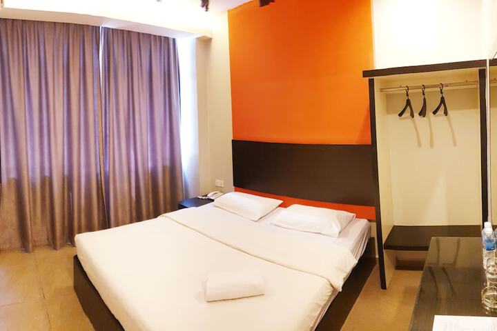 Room 16 of 35