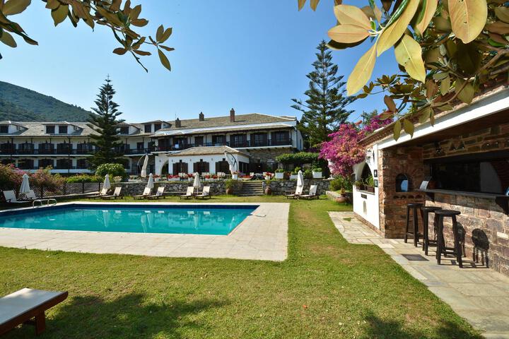 Pool Hotel