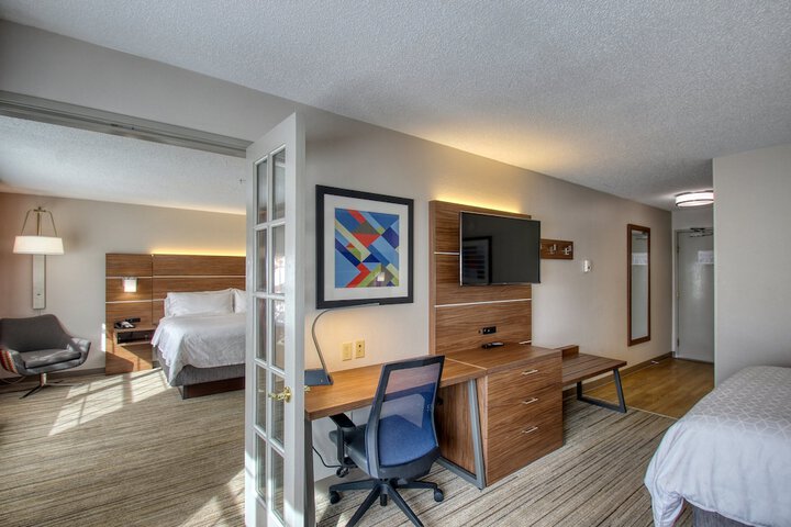 Room 34 of 81
