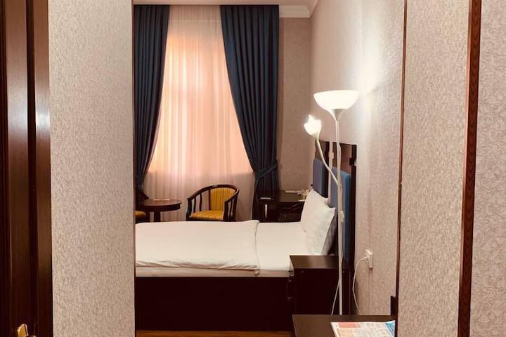 Room 7 of 32