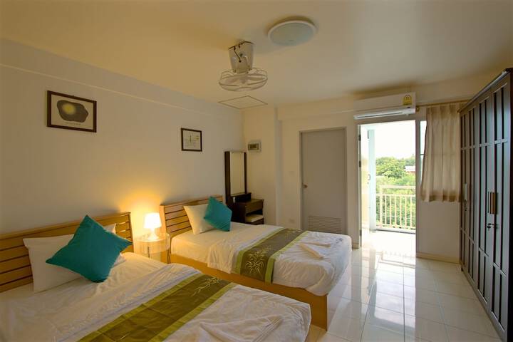 Room 11 of 20