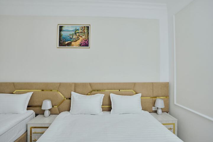Room 13 of 29