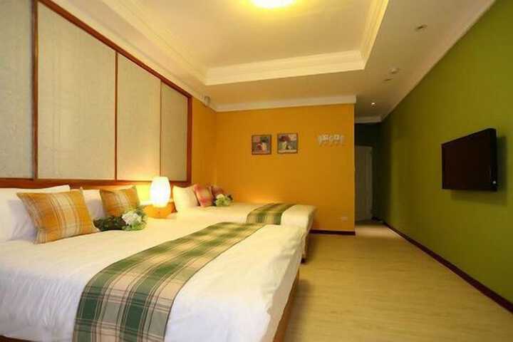 Room 17 of 37