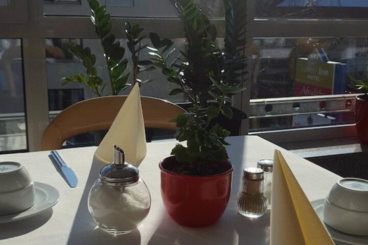 Breakfast/Coffee Service 21 of 34