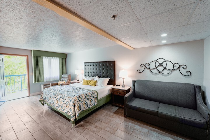 Room 9 of 47