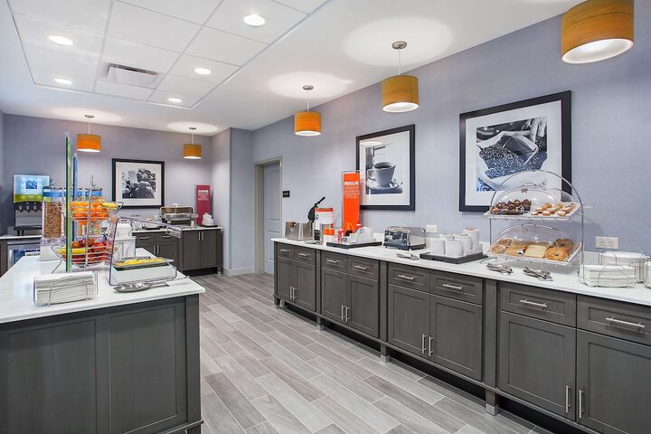 Breakfast/Coffee Service 25 of 33